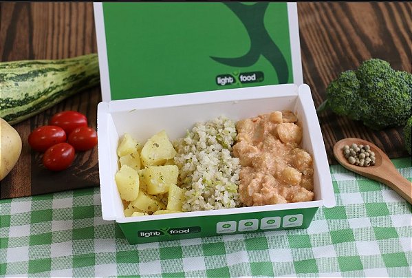 Estrogonofe Grão de Bico, Arroz Integral, Brócolis e Batata