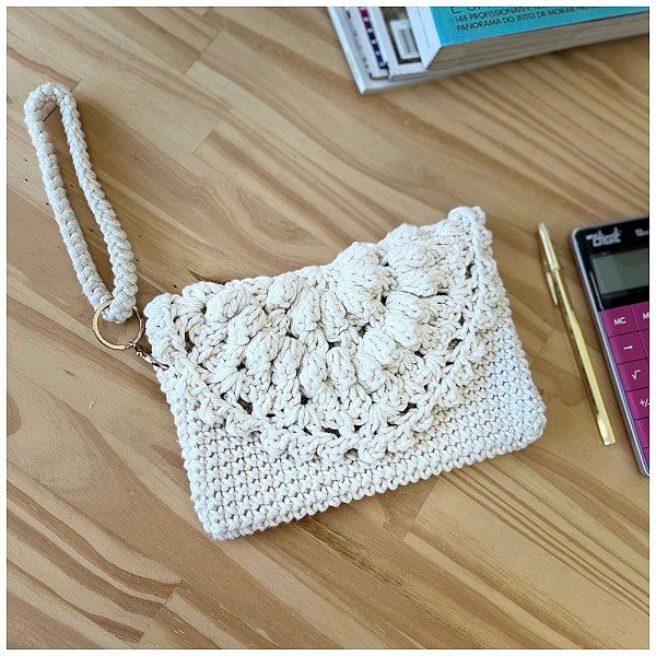 Carteira Clutch Concha Cru Com Botão de Imã e Alça Removível