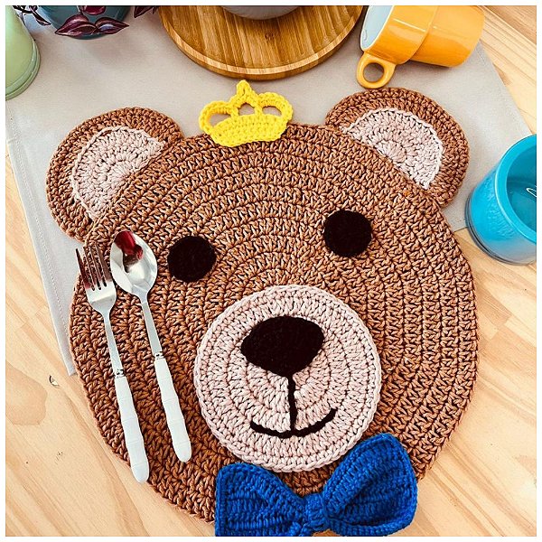 Sousplat Decorativo Infantil de Crochê Ursinho com Coroa