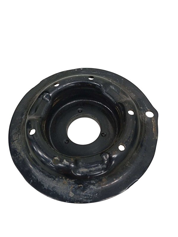 prato suporte mola dianteiro esquerdo Nissan kicks 2023