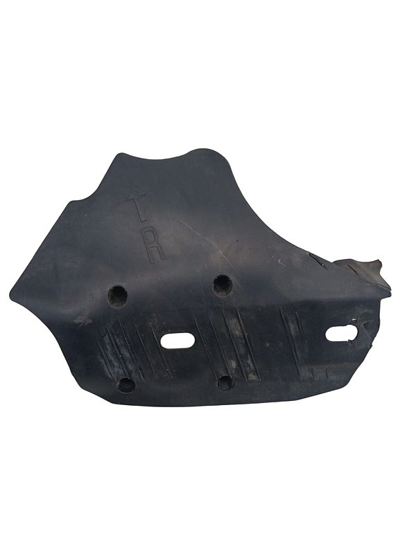 protetor bandeja balança traseiro direito BMW 135i M 2016