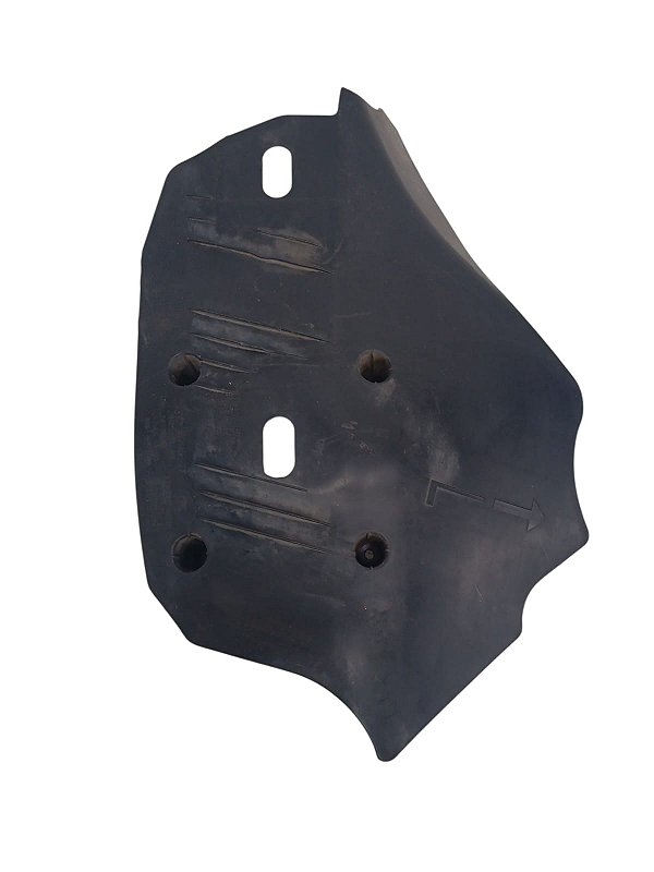 Capa bandeja balança traseira esquerda BMW 135i M 2016