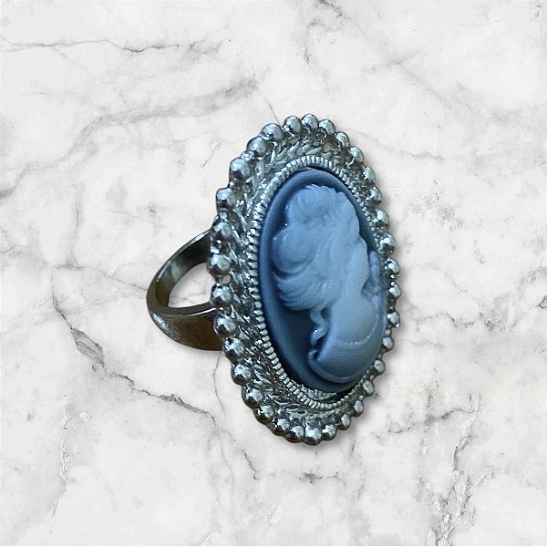 Anel de Resina Cinza com Base Prateada