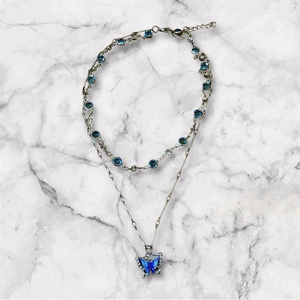 Colar Duplo com Cristais Azul-Turquesa e Pingente de Borboleta