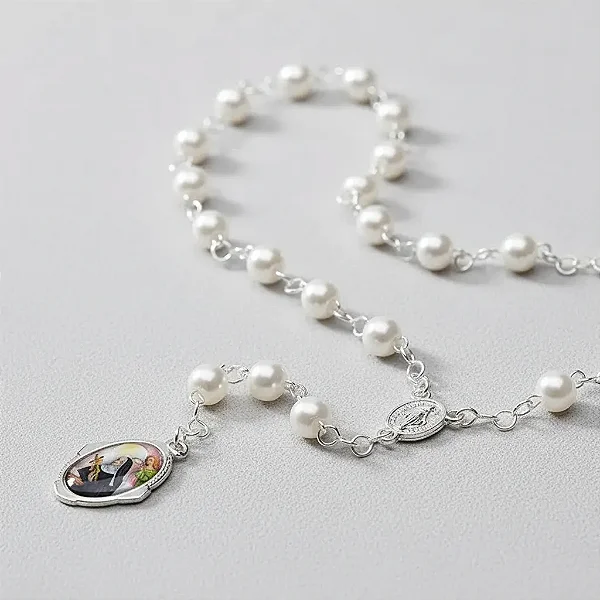 Terço Coroa Santa Rita De Cássia Pérola Branca 23,5 Cm