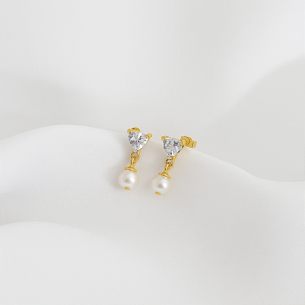 BRINCO CORAÇÃO COM PEROLA EM OURO 18K