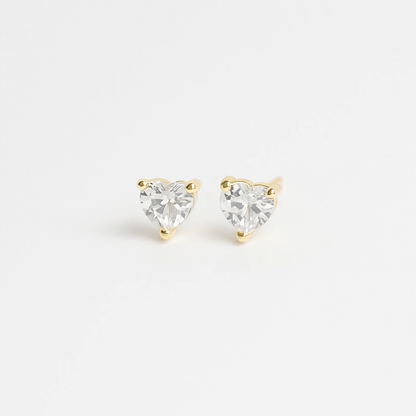 BRINCO PEQUENO CORAÇÃO COM PEDRA EM OURO 18K