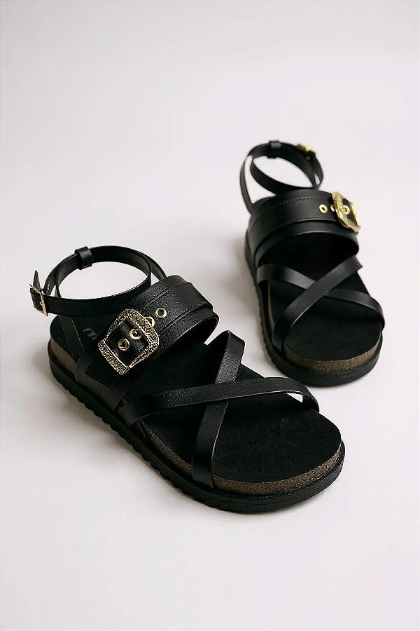 Papete Moleca Feminina Com Tiras Cruzadas E Fivela Dourada Confortável Preto