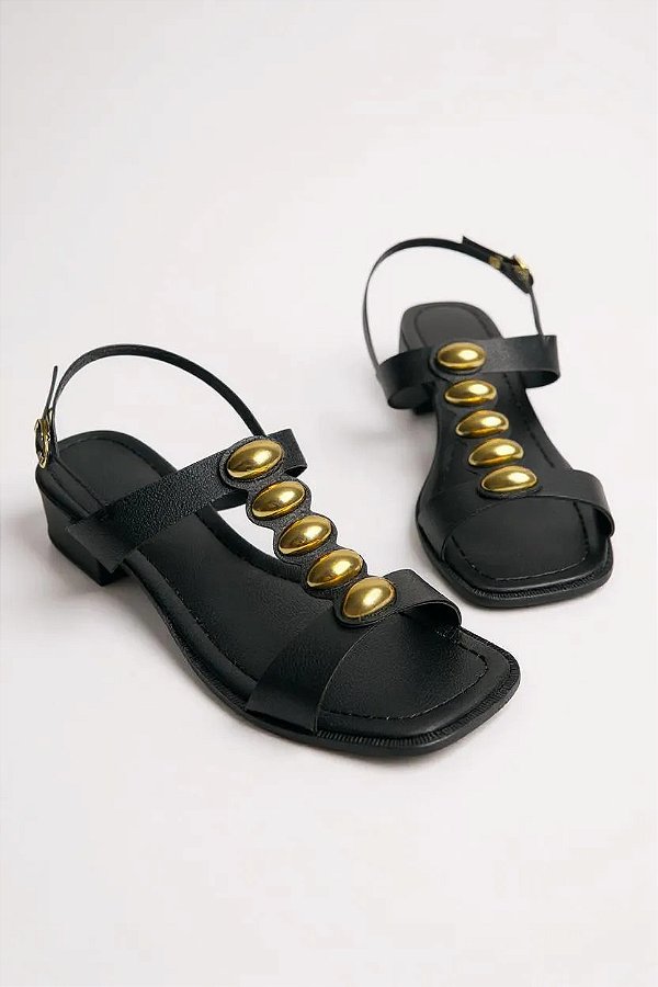 Sandalia Com Salto Bloco Tira Com Tachas Douradas Preto