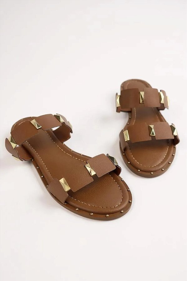 Sandalia Rasteira Calce Facil Tira Com Tachas Piramide Capuccino