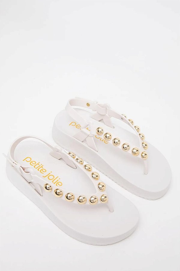 Sandália Petite Jolie Branca Com Tiras E Detalhes Metálicos Dourados, Conforto E Estilo Para O Dia A Dia White