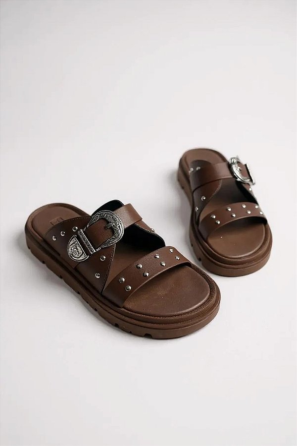 Papete Moleca Com Tachas E Fivela Metálica Confortável E Estilosa Chocolate