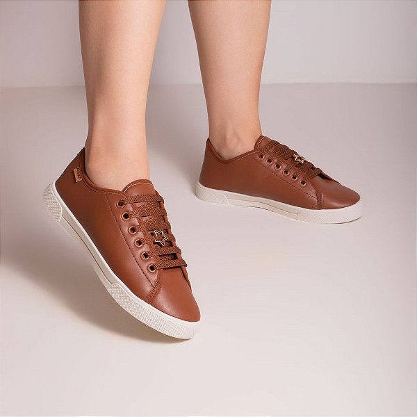 Tênis Casual Com Cadarço Detalhe De Estrela Caramelo