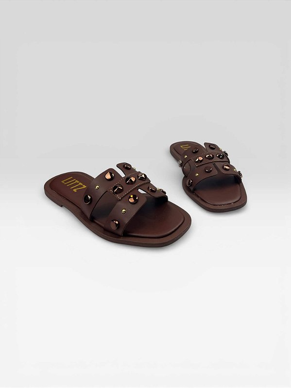 Sandália Slide Feminina Com Tachas Decorativas Marrom