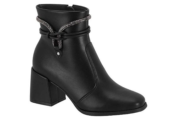 Bota Moleca Cano Curto Preta Salto Bloco Detalhe Em Cordão Preto/Preto