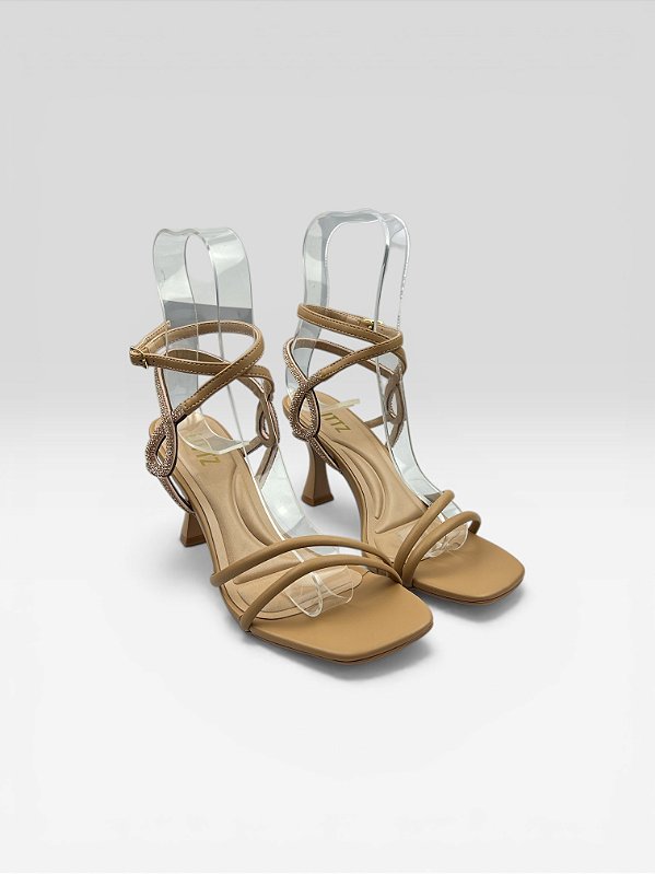 Sandália Feminina De Salto Fino Com Tiras Delicadas  Marrom