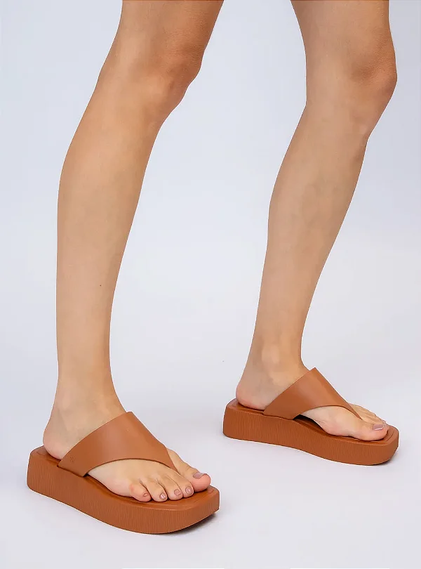 Chinelo Petite Jolie Key  Doce De Leite