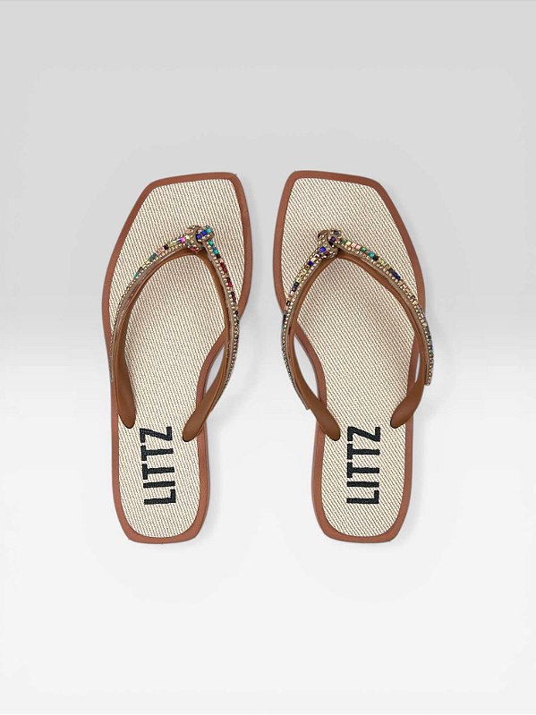 Chinelo Com Bico Quadrado E Pedras Caramelo/Mt40