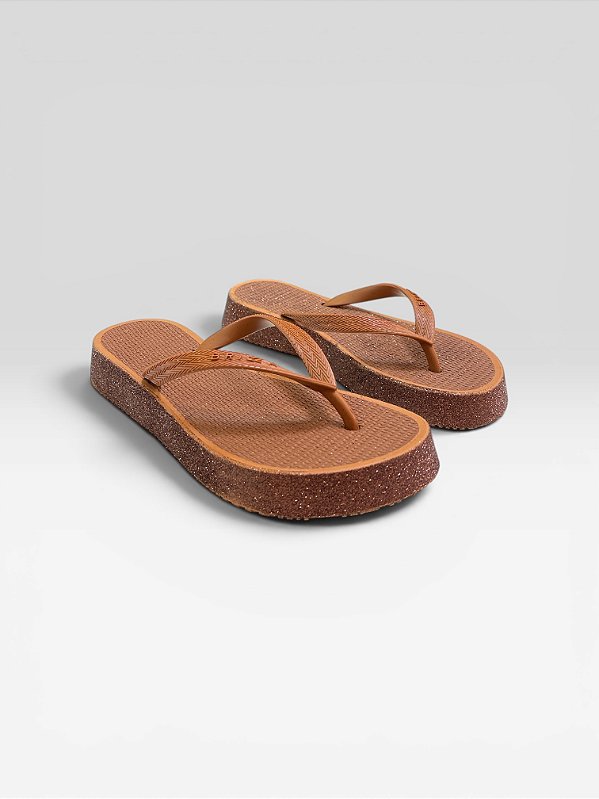 Chinelo Plataforma Feminino Com Glitter E Solado Leve Caramelo
