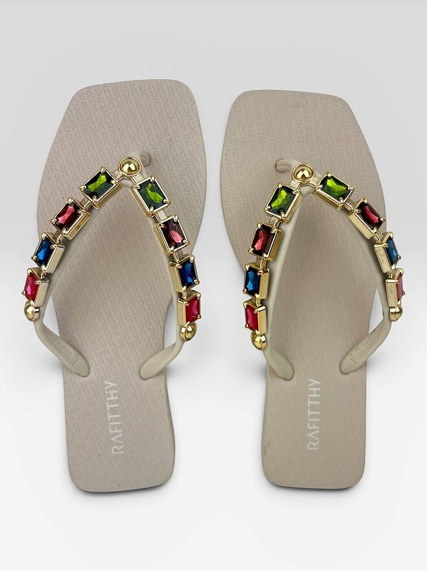 Chinelo Rasteiro Rafitthy Com Pedrarias Coloridas Diamond/Off White