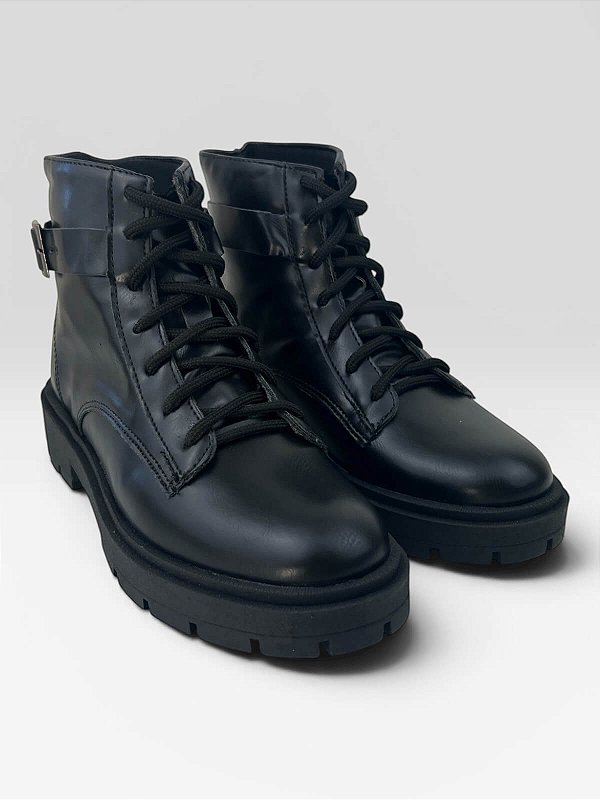 Bota Feminina Coturno Casual Com Fivela  Preto Madri