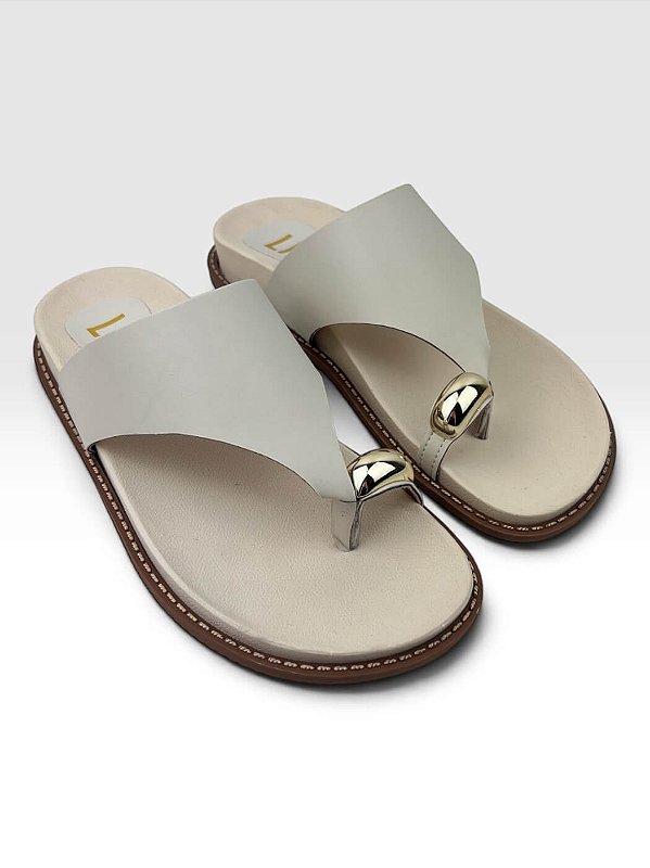 Sandália Rasteira Littz Com Tiras Largas E Detalhe Metálico Off White/Ouro