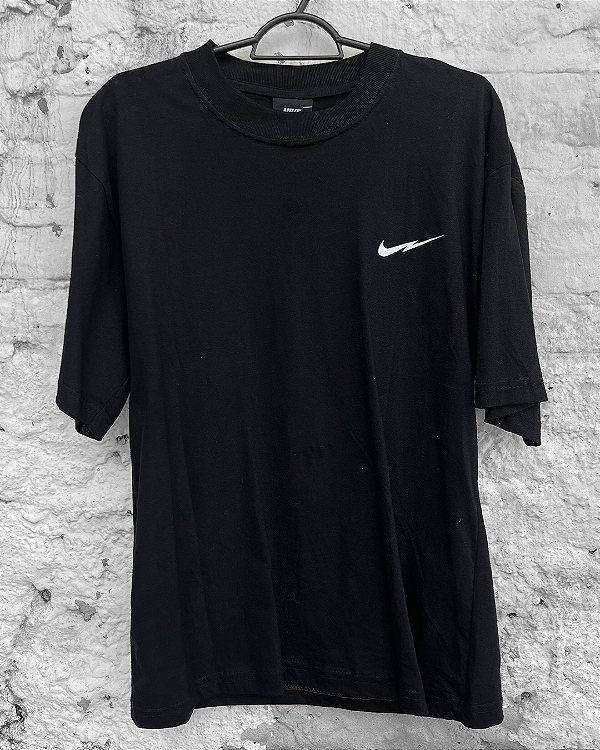 Camiseta Oversized NIKE - Preta