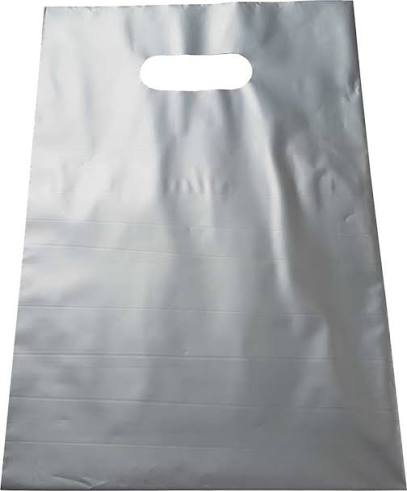 SACOLA BOCA DE PALHACO 25X35 PRATA KROMASA