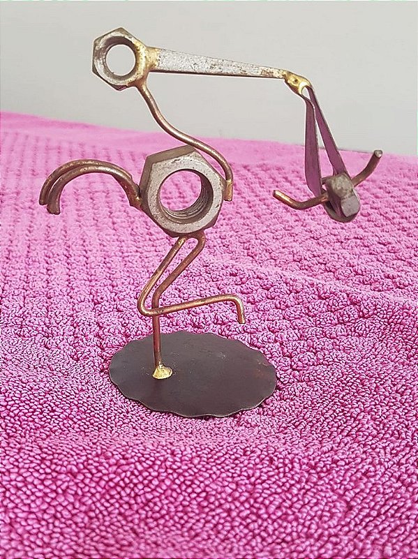 enfeite metal artesanal cegonha