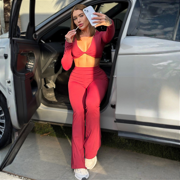 CONJUNTO CROPPED TRANSPASSADO E CALÇA FLARE MARSALA