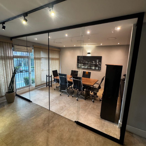 Divisória em Vidro Temperado para Ambientes