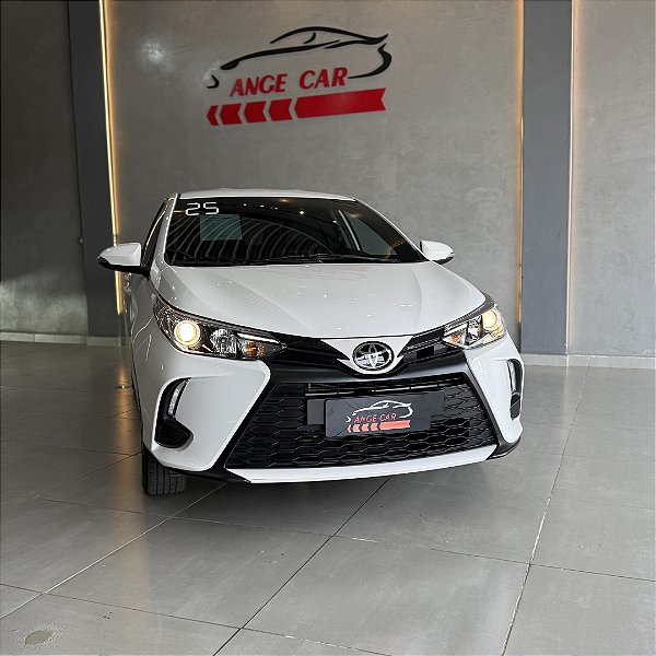 TOYOTA YARIS XS