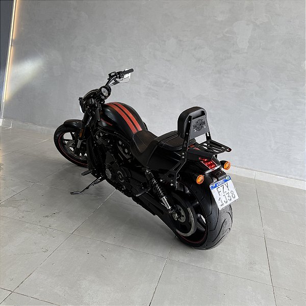 MOTO HARLEY DAVIDSON NIGHT ROD ESPECIAL