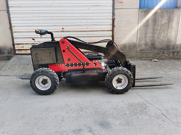 CE 4 rodas Tração Farm Controle Remoto Garfo Elevador Todo Terreno Paleteira Off Road Mini Pequena Empilhadeira Elétrica