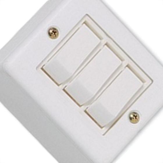 Modulo Sobrepor 3 Interruptores 6a Ilumi