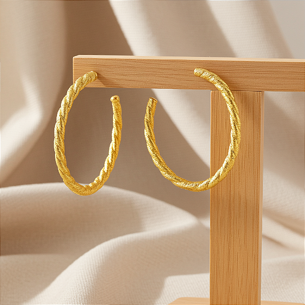 Brinco Argola Trançada – Banhado a Ouro 18K