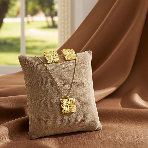 Conjunto Geometria Dourada – Banhado a Ouro 18K