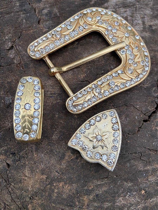 Fivela Dourado com Pedrarias com Passador e Ponteira