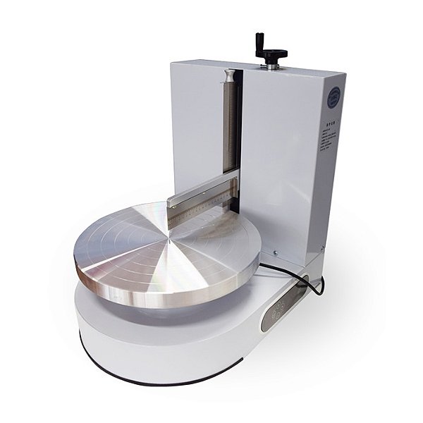 Bailarina Profissional giratória Eletrica Automatica Niveladora de Coberturas com ajuste de velocidade e regua de acabamento vertical e horizontal para cobertura de Bolos