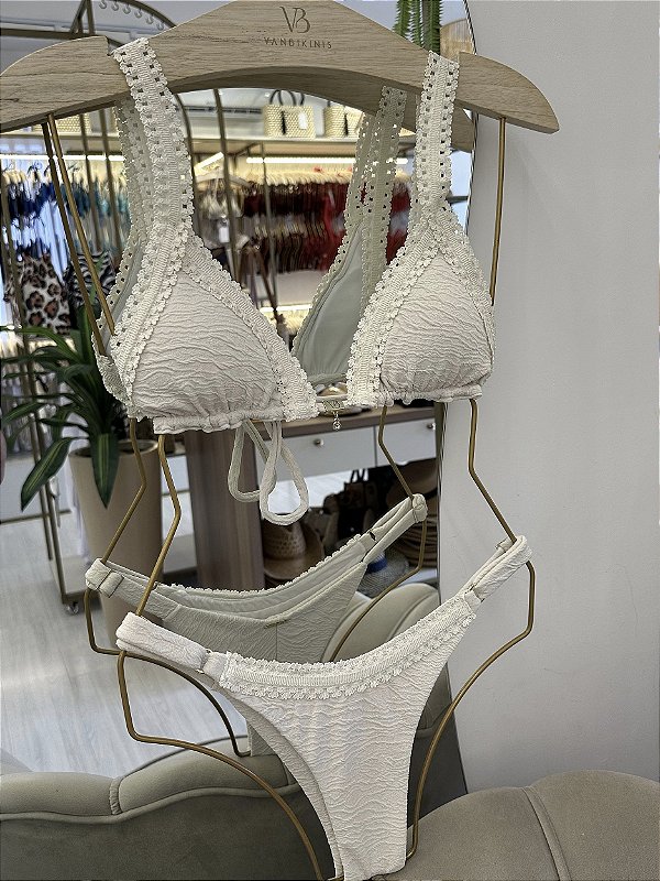 Cortininha com bojo 004 Renda-se + cal 013 regulagem renda Carmel off