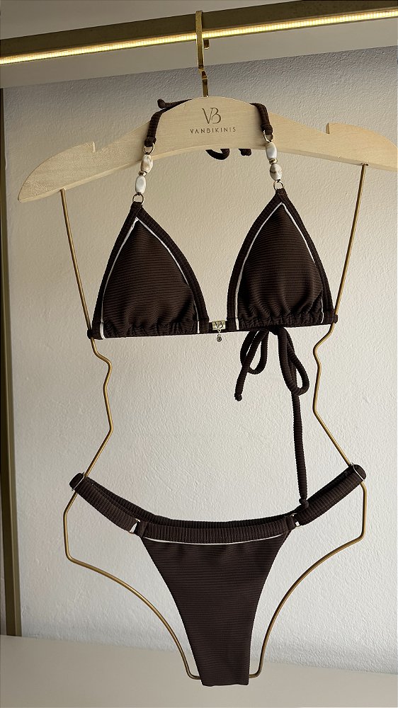 Top cortininha com bojo removivel com friso e detalhes alca e micangas + calcinha regulagem friso Celinne marrom e off