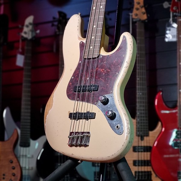 Baixo 4 Cordas Fender Signature Flea Jazz Bass Road Worn