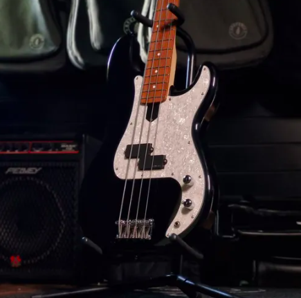 Baixo 4 Cordas Studebaker Precision Bass Cruiser Emg Black (Usado)