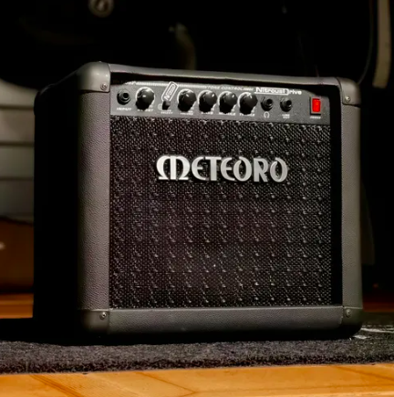 Amplificador Combo Para Guitarra Meteoro Nitrous Drive 15w