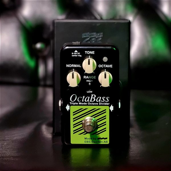 Pedal De Efeito Oitavador Para Baixo Ebs Octabass Blue Label