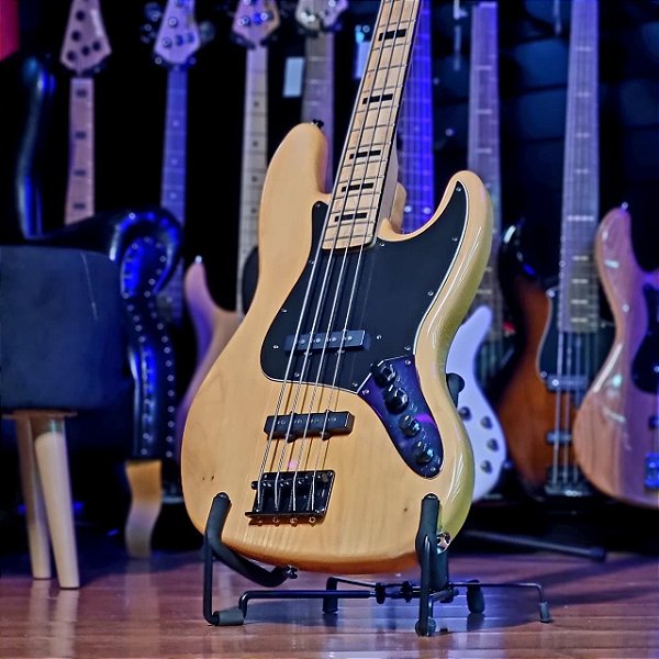 Baixo 4 Cordas Squier by Fender Classic Vibe 70s Jazz Bass