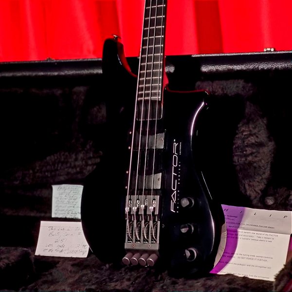 Baixo 4 Cordas Philip Kubicki Factor Black 1990 + Hard Case