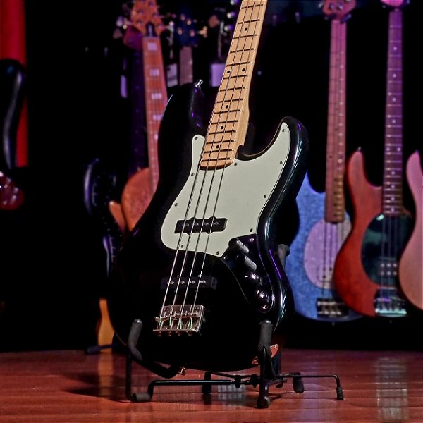 Baixo 4 Cordas Tagima Brasil Tjb-4 Jazz Bass Black