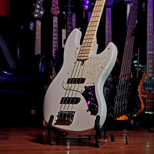 Baixo 4 Cordas Ativo Sire Marcus Miller V7 Vintage White Blonde