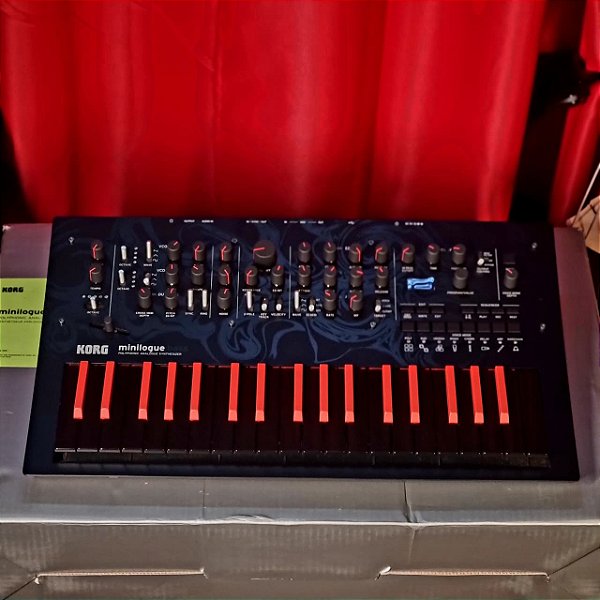 Teclado Sintetizador Analógico Korg Minilogue Bass Edição Limitada